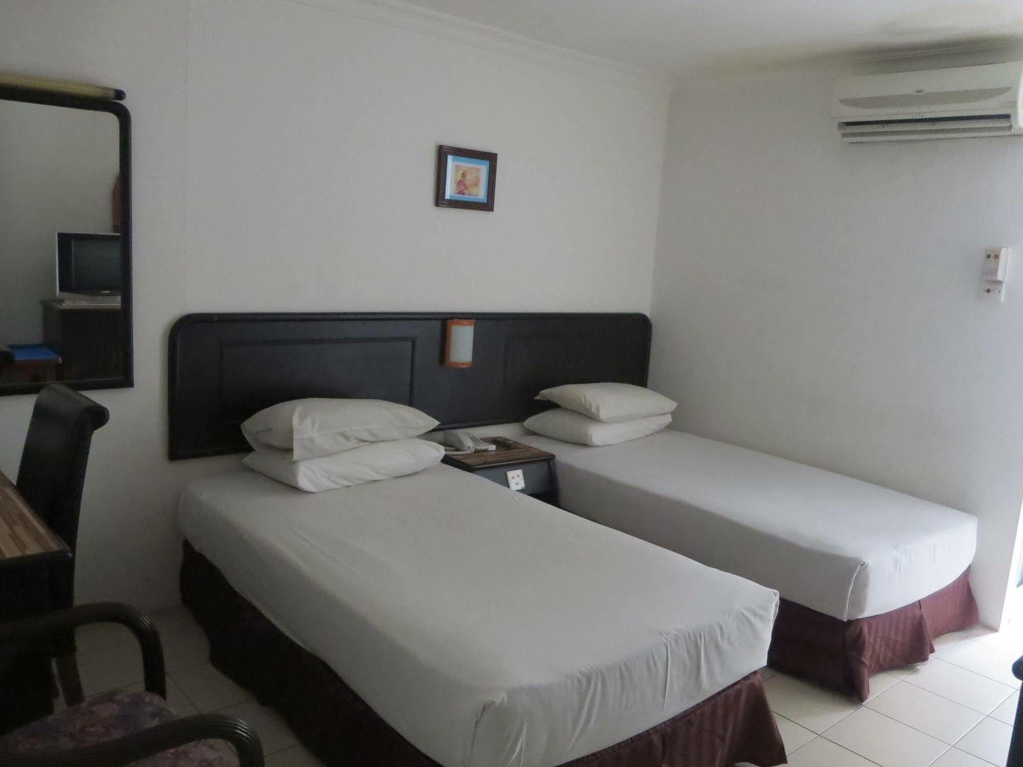Wah May Hotel Kota Kinabalu Exterior photo